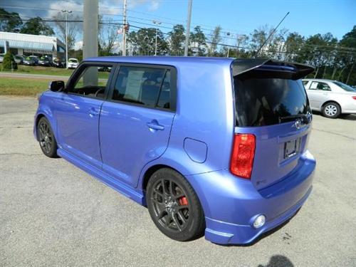 Scion xB 2010 photo 3