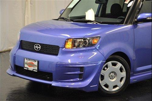 Scion xB 2010 photo 1