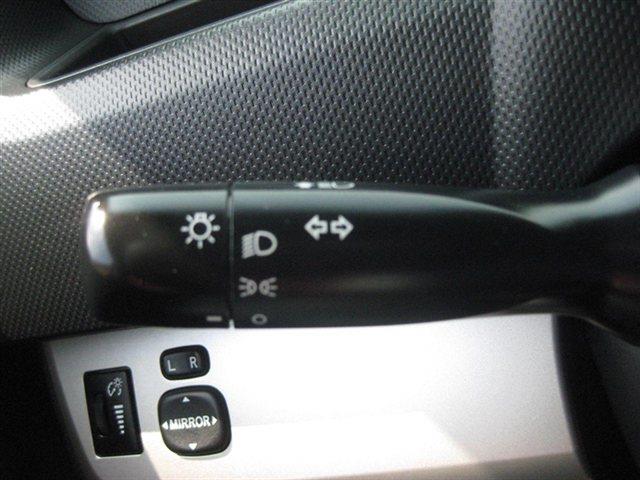 Scion xB 2010 photo 2