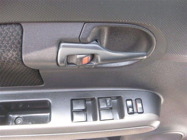 Scion xB 2010 photo 3