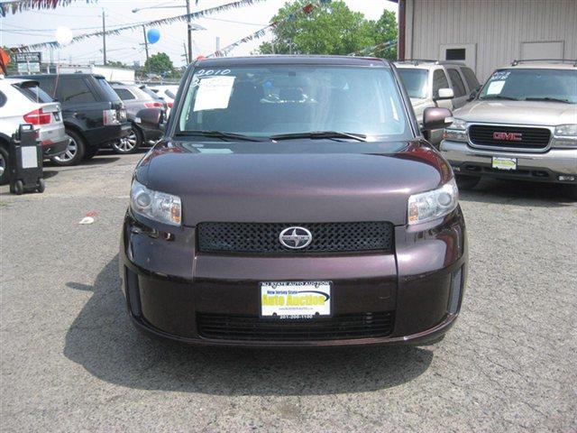 Scion xB 2010 photo 8