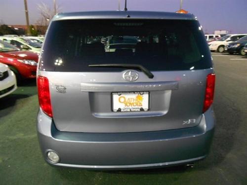 Scion xB 2010 photo 3