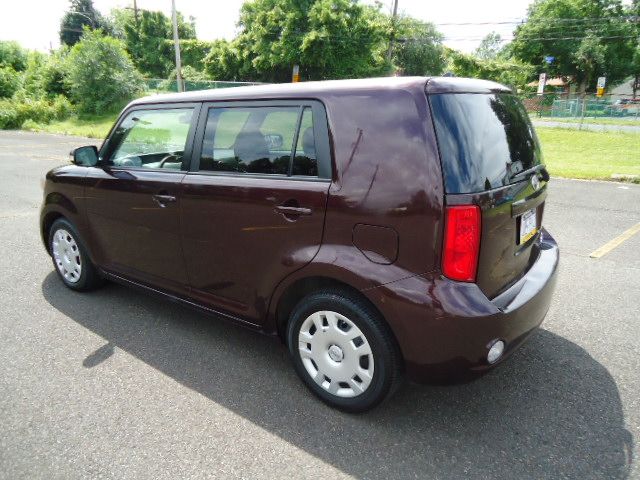 Scion xB 2010 photo 12