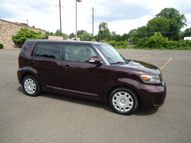 Scion xB 2010 photo 13