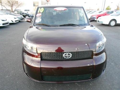 Scion xB 2010 photo 1