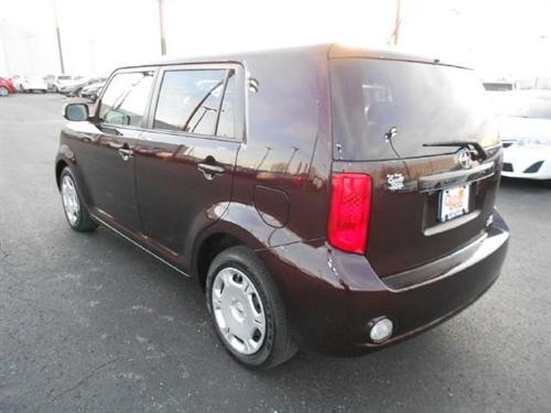 Scion xB 2010 photo 5