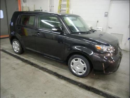 Scion xB 2010 photo 3