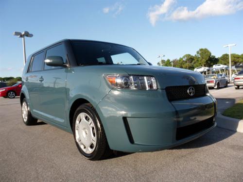 Scion xB 2010 photo 3