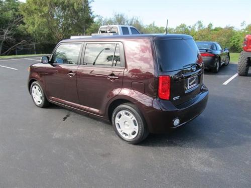 Scion xB 2010 photo 3