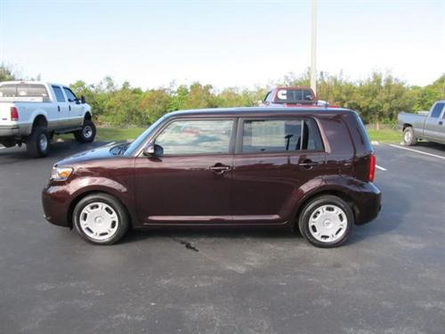 Scion xB 2010 photo 4