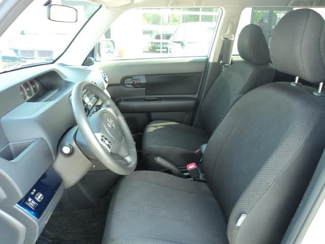 Scion xB 2010 photo 15