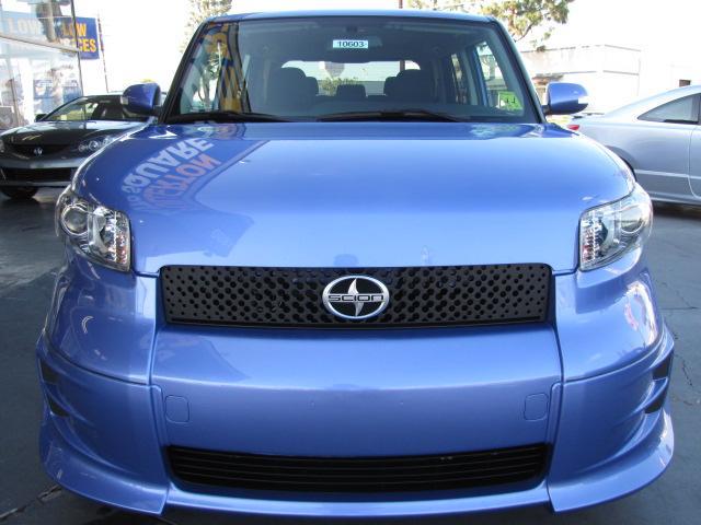 Scion xB 2010 photo 4