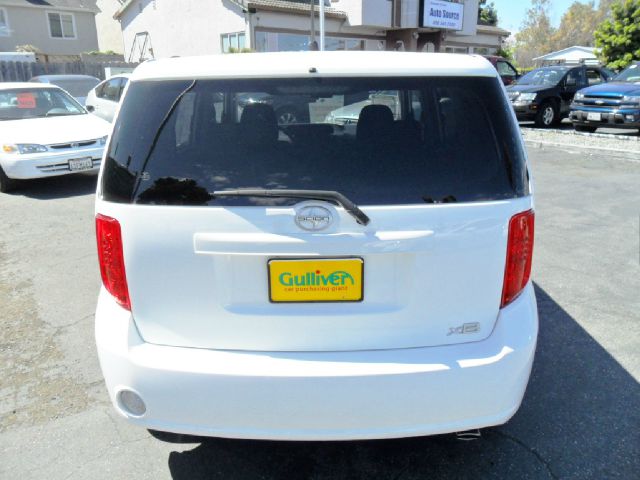 Scion xB 2010 photo 11