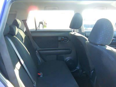 Scion xB 2010 photo 4