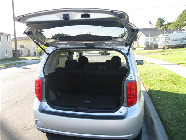 Scion xB 2010 photo 2