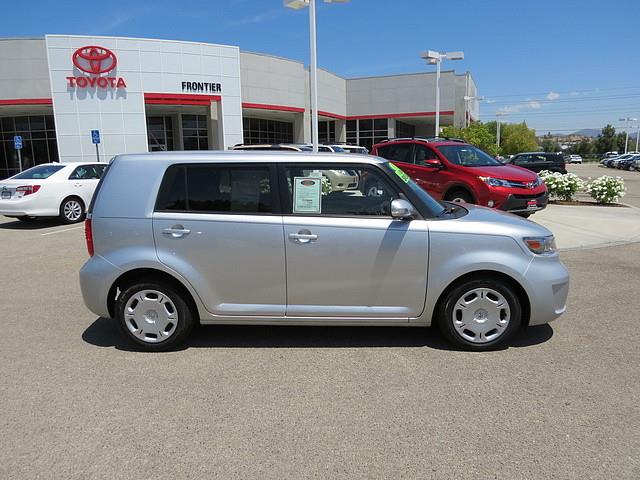 Scion xB 2010 photo 4