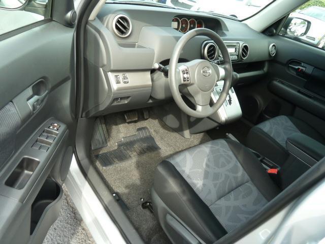 Scion xB 2011 photo 2