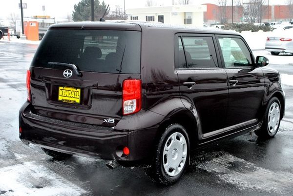 Scion xB 2012 photo 5