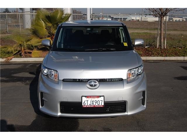 Scion xB 2012 photo 1