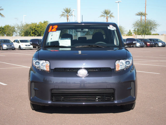 Scion xB 2012 photo 4