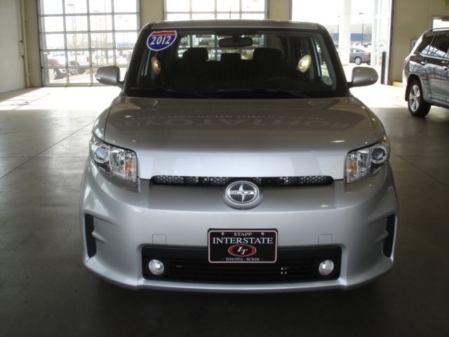 Scion xB 2012 photo 2