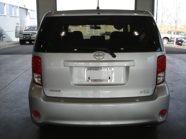 Scion xB 2012 photo 3