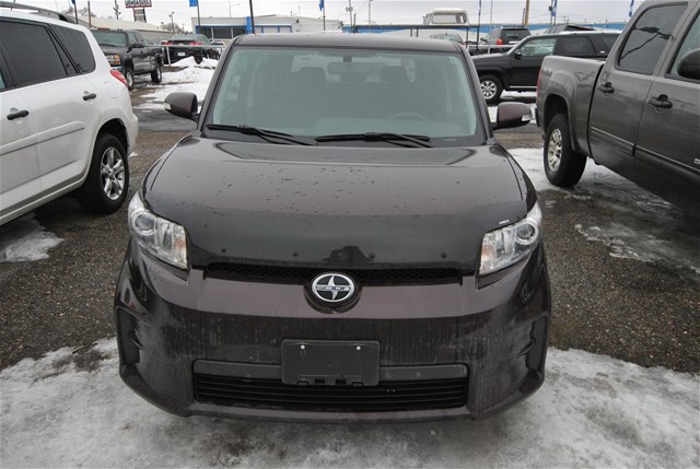 Scion xB 2012 photo 1