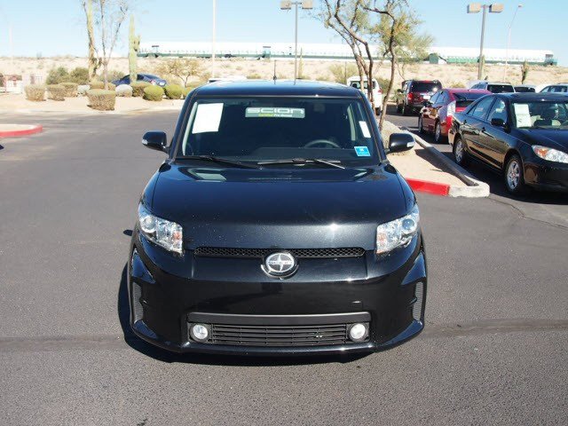 Scion xB 2012 photo 1