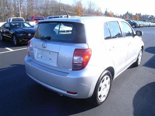 Scion xD 2008 photo 3