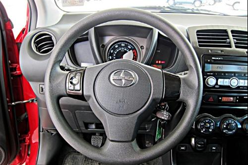 Scion xD 2008 photo 3