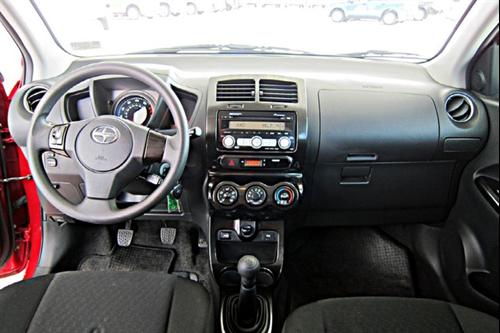 Scion xD 2008 photo 4