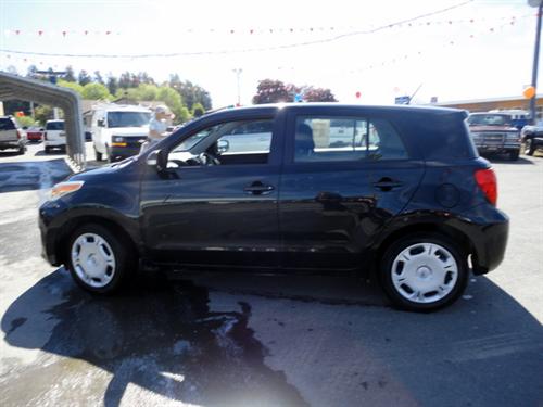 Scion xD 2008 photo 2