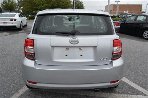 Scion xD 2008 photo 3