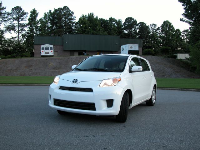 Scion xD 2008 photo 3