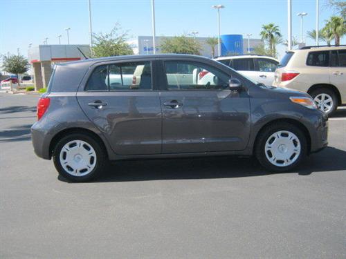 Scion xD 2008 photo 4