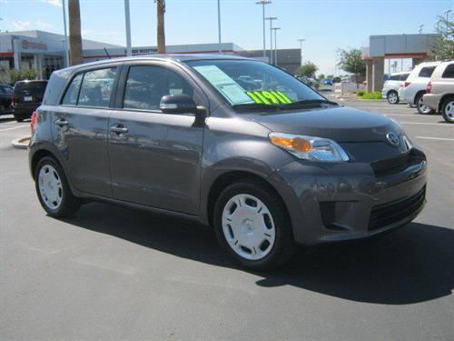 Scion xD 2008 photo 5