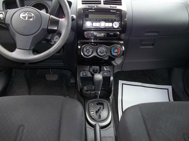 Scion xD 2008 photo 3