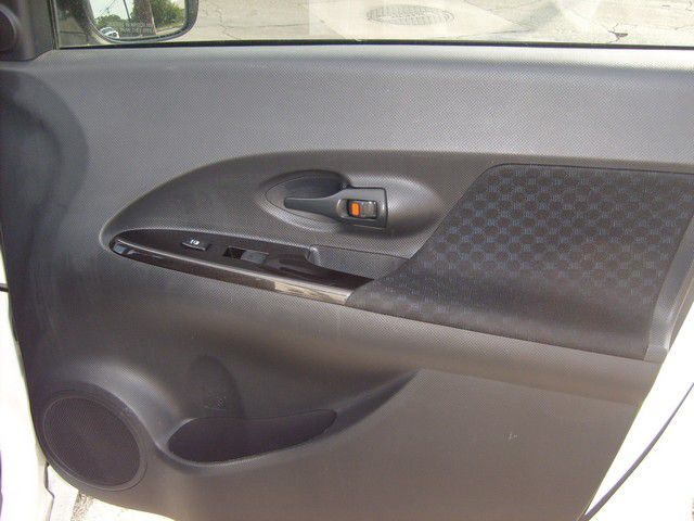 Scion xD 2008 photo 14