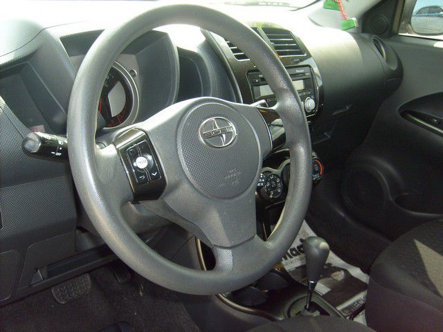 Scion xD 2008 photo 28