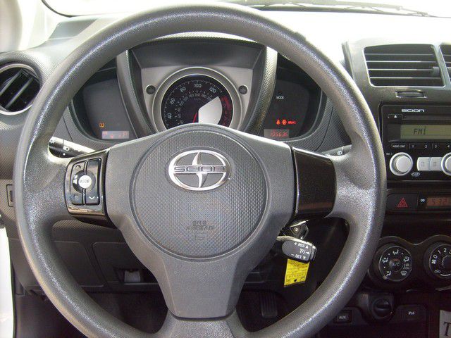 Scion xD 2008 photo 39