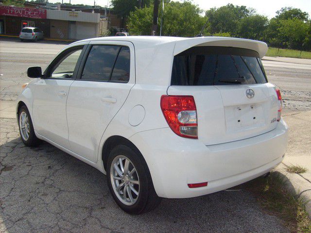 Scion xD 2008 photo 4