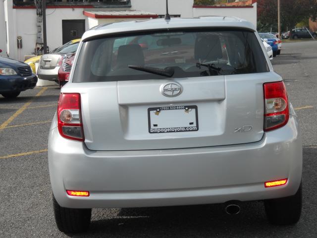 Scion xD 2008 photo 3