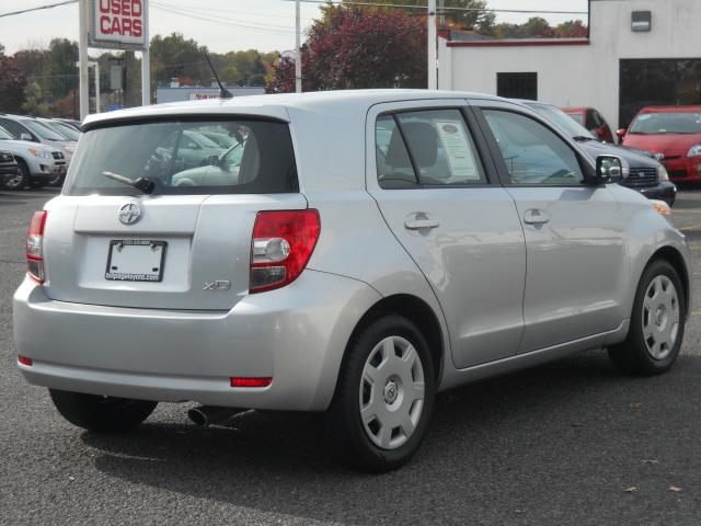 Scion xD 2008 photo 4