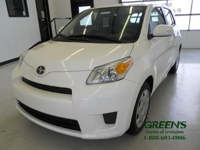 Scion xD 2010 photo 3