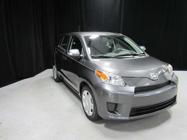 Scion xD 2010 photo 2