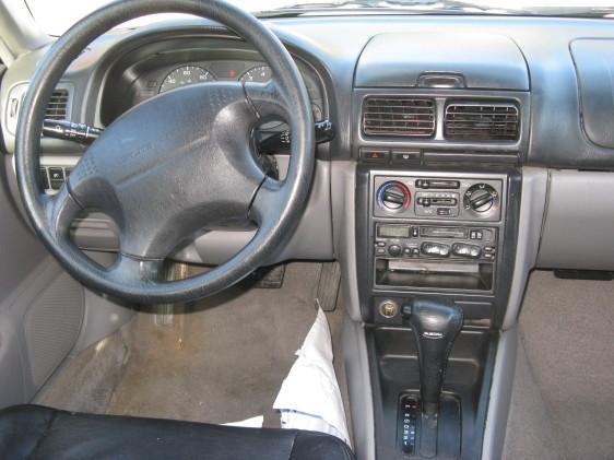 Subaru Forester 1998 photo 2