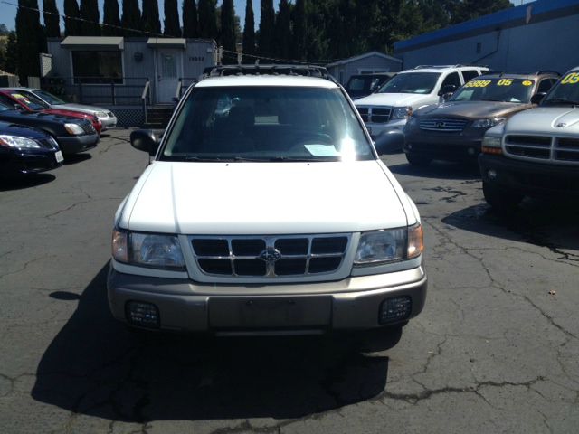 Subaru Forester 1998 photo 2