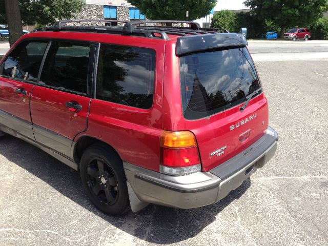 Subaru Forester 1999 photo 1