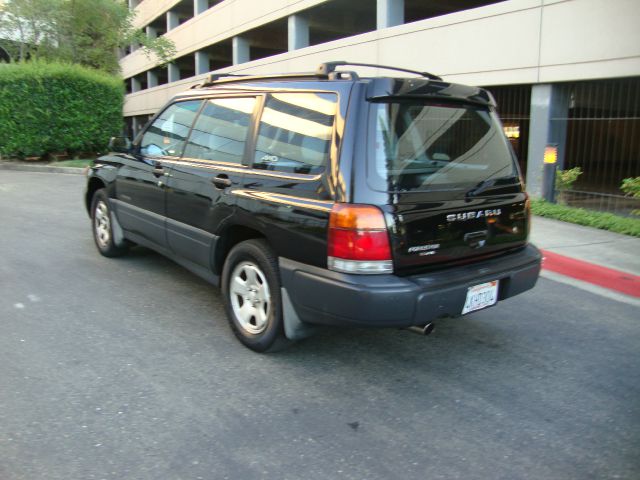 Subaru Forester 1999 photo 1