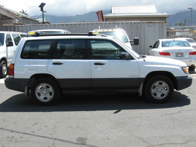 Subaru Forester 2000 photo 2